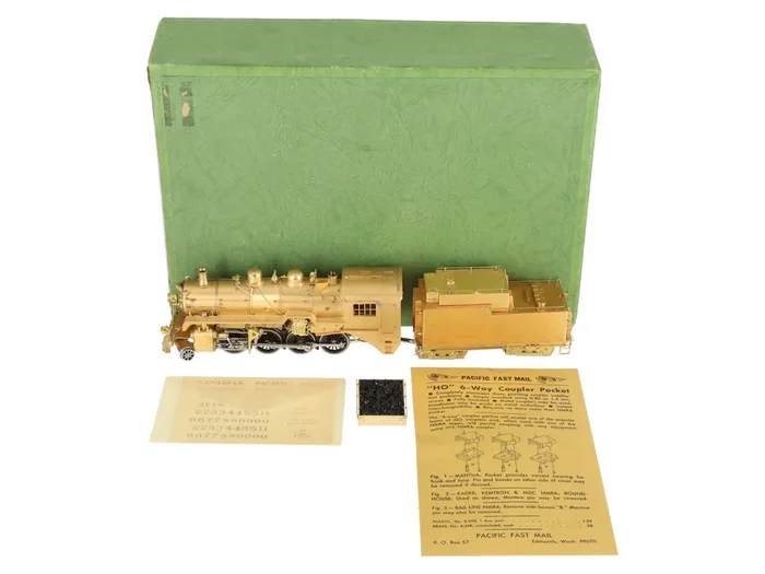 Van Hobbies/Samhongsa HO BRASS CPR 2-8-0 Steam Loco & Tender -Unpainted EX/Box