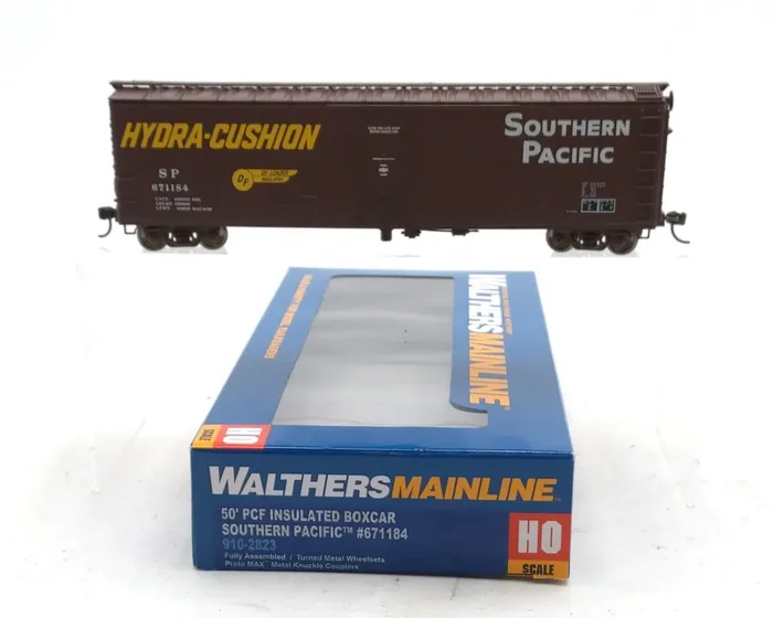 Walthers 910-2823 HO Scale Southern Pacific 50‘ PC&F Insulated Boxcar 671184 NIB